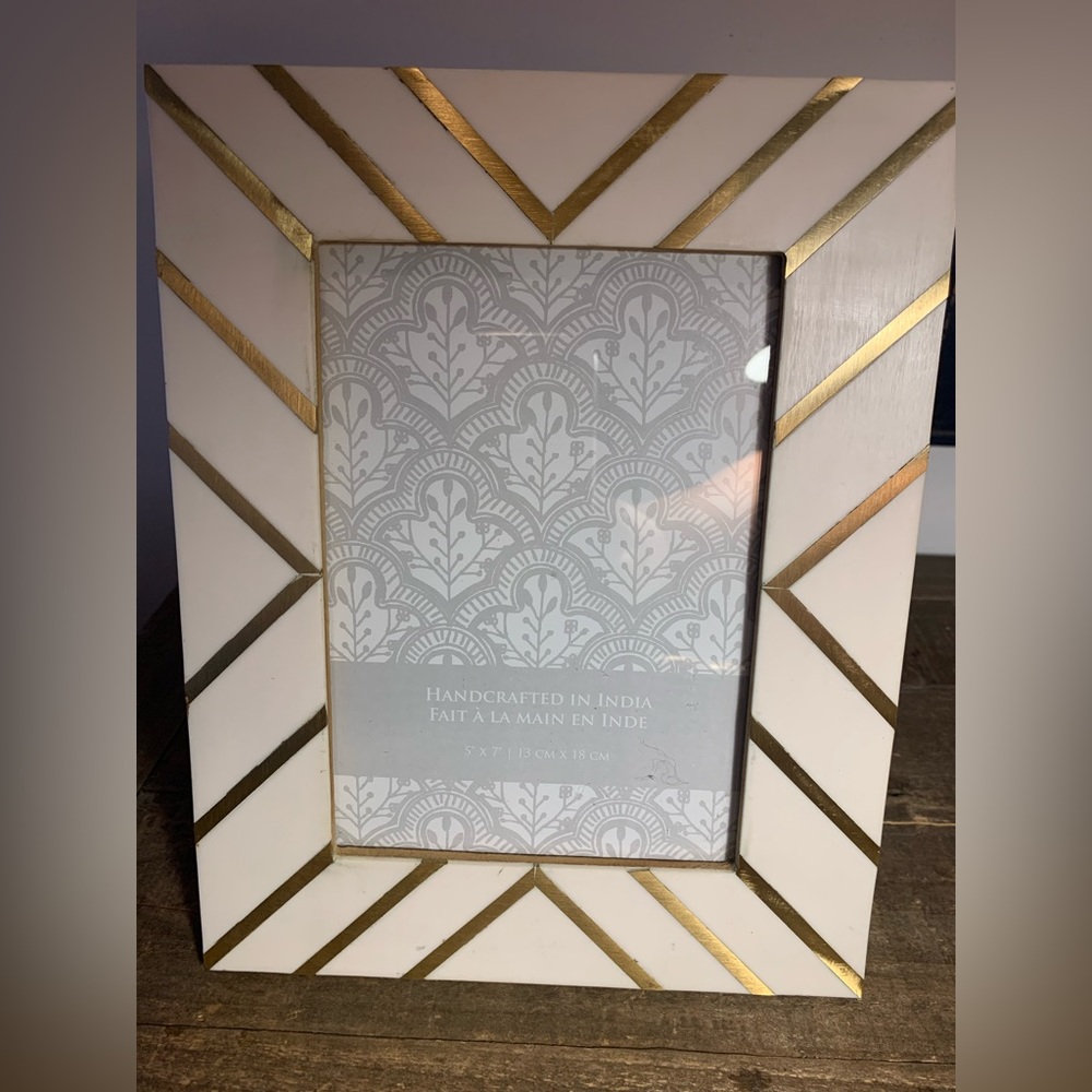 Frame handcrafted in India 5 x 7 inches
